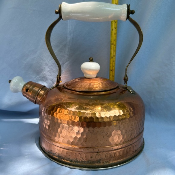 Vintage copper tea pot - Picture 2 of 10